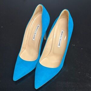 Manolo Blahnik BB pumps in a turquoise or aqua blue color